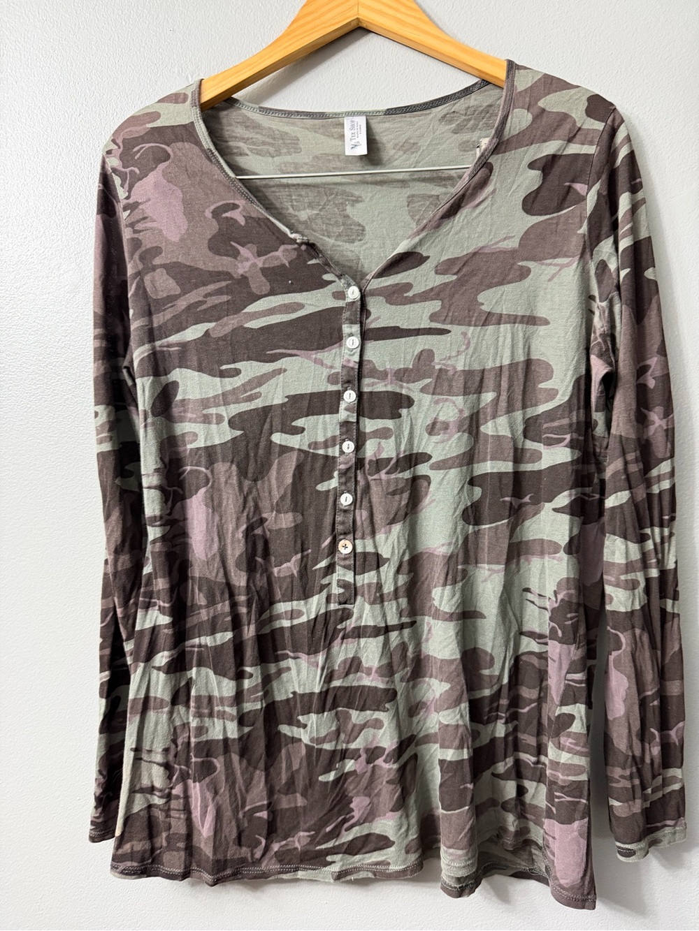 Tee shop Women's Camo Henley Long-Sleeve Pima Cotton Top - Olive & Brown XL